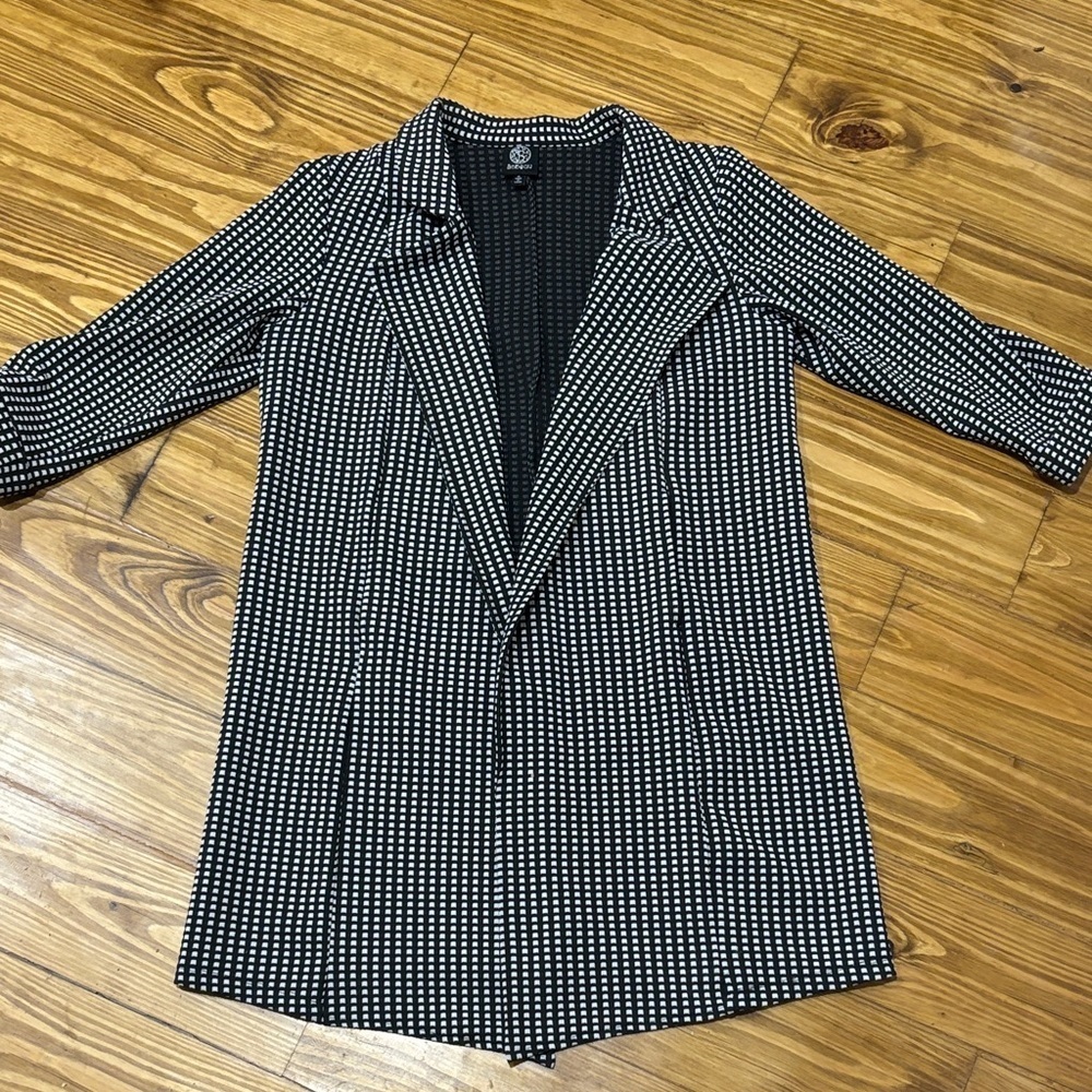 Bobeau Women’s Size Medium Black and White 3/4 Sleeve Blazer - Picture 1 of 4